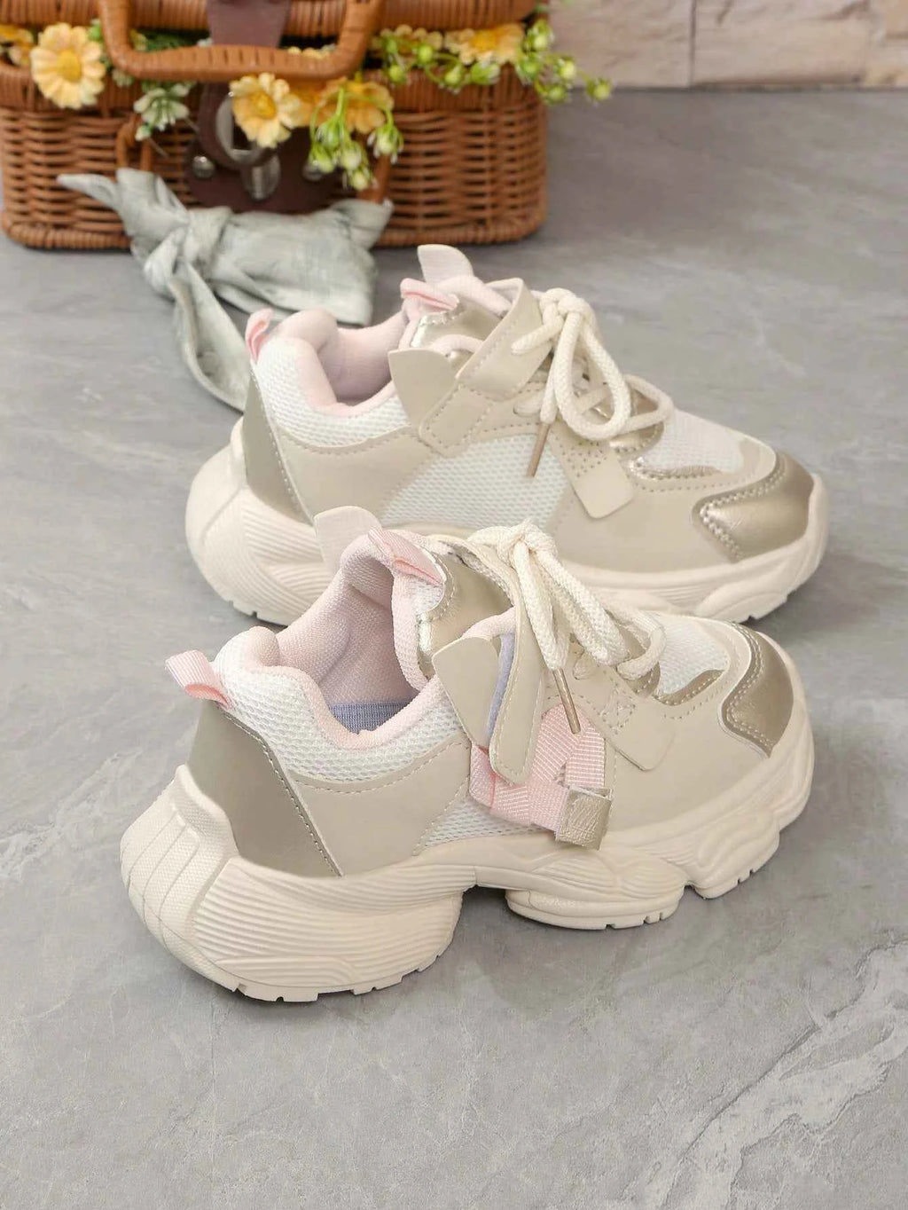 Girls' Sports Shoes