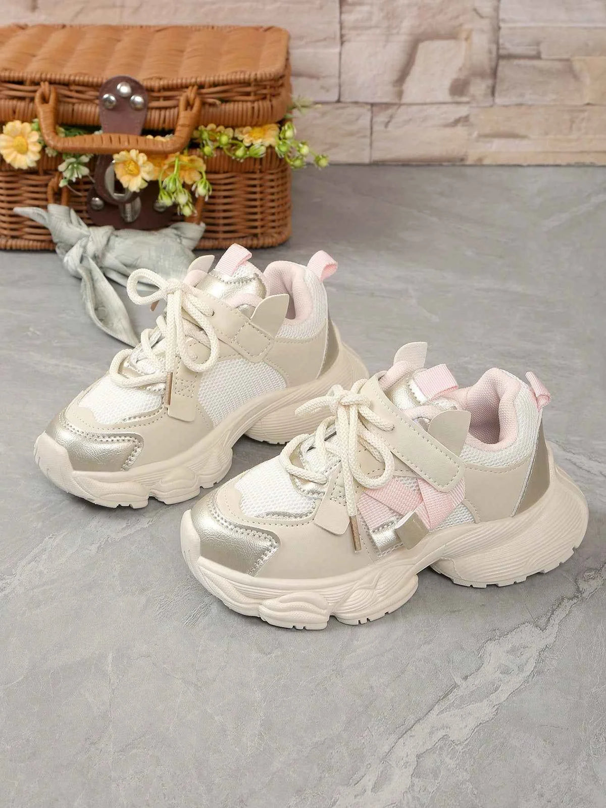 Girls' Sports Shoes