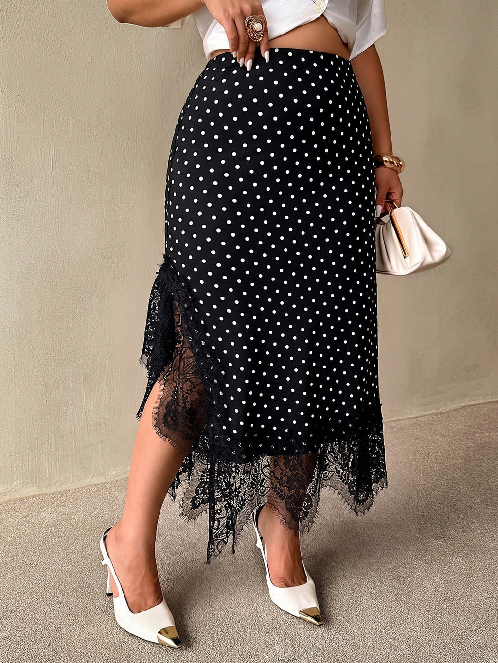 Plus Size Contrast Lace Split Thigh Satin Skirt